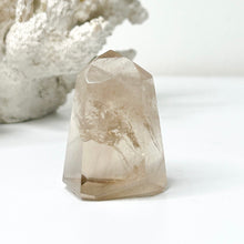 Load image into Gallery viewer, SMOKEY QUARTZ POINT