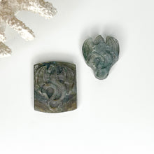 Load image into Gallery viewer, LABRADORITE CARVING