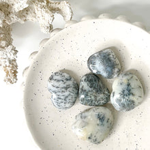 Load image into Gallery viewer, CRYSTAL MINI HEART