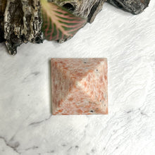 Load image into Gallery viewer, SUNSTONE PYRAMID