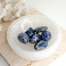 Load image into Gallery viewer, White Selenite round crystal cleansing and charging bowl