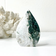 Load image into Gallery viewer, MOSS AGATE FLAME