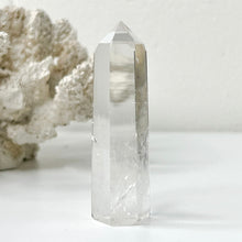 Load image into Gallery viewer, CLEAR QUARTZ POINT