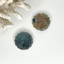 Load image into Gallery viewer, LABRADORITE CARVING
