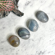 Load image into Gallery viewer, AGATE PALMSTONE