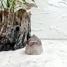Load image into Gallery viewer, INCLUDED QUARTZ POINT