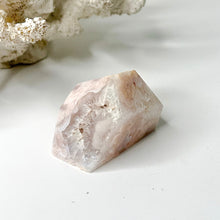 Load image into Gallery viewer, FLOWER AGATE PIECE