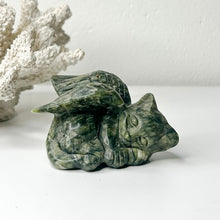 Load image into Gallery viewer, SERPENTINE ANGEL CAT CARVING