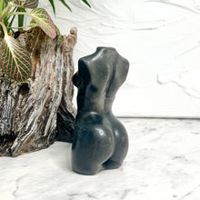Load image into Gallery viewer, SILVER SHEEN OBSIDIAN CARVING BODY