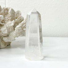 Load image into Gallery viewer, CLEAR QUARTZ POINT