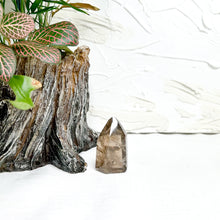 Load image into Gallery viewer, SMOKEY QUARTZ POINT