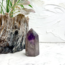 Load image into Gallery viewer, INCLUDED QUARTZ POINT
