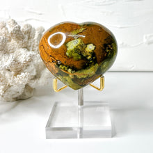 Load image into Gallery viewer, GREEN OPAL HEART