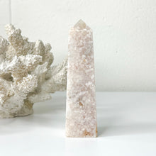 Load image into Gallery viewer, FLOWER AGATE POINT