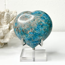 Load image into Gallery viewer, BLUE APATITE HEART