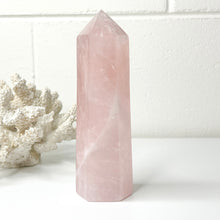 Load image into Gallery viewer, ROSE QUARTZ POINT