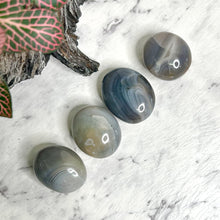Load image into Gallery viewer, AGATE PALMSTONE