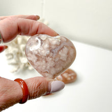 Load image into Gallery viewer, FLOWER AGATE HEART
