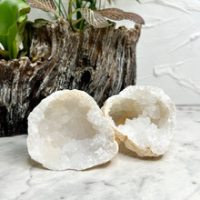 Load image into Gallery viewer, CLEAR QUARTZ GEODE PAIR