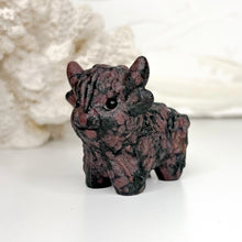 Load image into Gallery viewer, HIGHLAND CRYSTAL COW CARVING