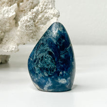 Load image into Gallery viewer, DUMORTIERITE MINI FREEFORM