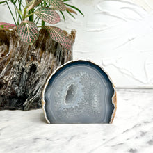 Load image into Gallery viewer, AGATE DRUZY GEODE