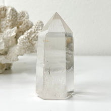 Load image into Gallery viewer, CLEAR QUARTZ POINT
