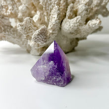 Load image into Gallery viewer, AMETHYST BOLIVIAN BASE CUT POINT