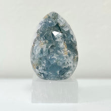 Load image into Gallery viewer, CELESTITE EGG
