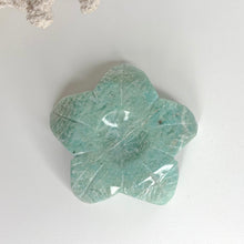 Load image into Gallery viewer, FLOWER CRYSTAL SPHERE STAND
