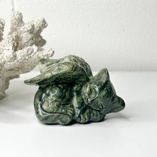 Load image into Gallery viewer, SERPENTINE ANGEL CAT CARVING
