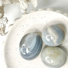 Load image into Gallery viewer, AGATE PALMSTONE