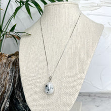 Load image into Gallery viewer, MOONSTONE PENDANT NECKLACE