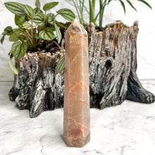 Load image into Gallery viewer, PEACH MOONSTONE POINT