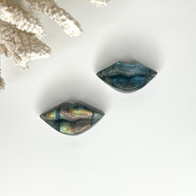 Load image into Gallery viewer, LABRADORITE CARVING