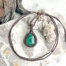 Load image into Gallery viewer, MALACHITE MACRAME NECKLACE
