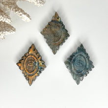 Load image into Gallery viewer, LABRADORITE CARVING