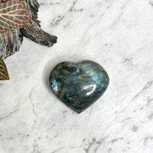 Load image into Gallery viewer, LABRADORITE HEART