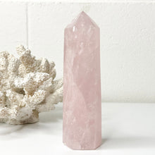 Load image into Gallery viewer, ROSE QUARTZ POINT