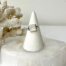 Load image into Gallery viewer, MOONSTONE RING