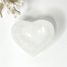 Load image into Gallery viewer, SELENITE HEART CHARGING BOWL