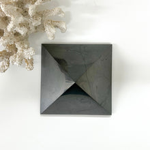 Load image into Gallery viewer, SHUNGITE PYRAMID