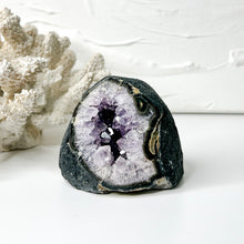 Load image into Gallery viewer, AMETHYST GEODE