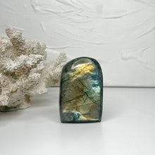 Load image into Gallery viewer, LABRADORITE FREEFORM