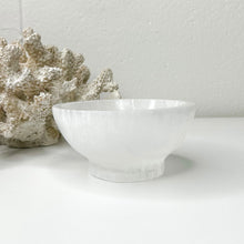 Load image into Gallery viewer, SELENITE ROUND BOWL