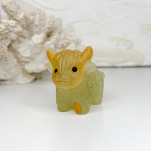Load image into Gallery viewer, HIGHLAND CRYSTAL COW CARVING