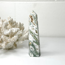 Load image into Gallery viewer, MOSS AGATE POINT