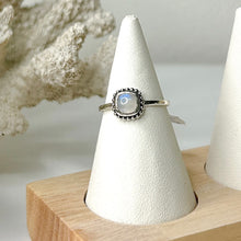 Load image into Gallery viewer, MOONSTONE RING