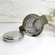 Load image into Gallery viewer, NATURALLY HEALTHFUL TEA INFUSER WITH LID