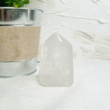 Load image into Gallery viewer, CLEAR QUARTZ POINT
